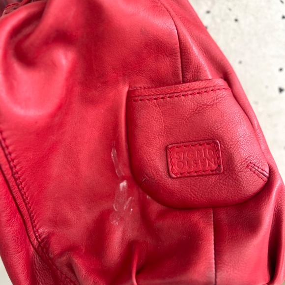 Slouchy Buttery Soft Genuine Leather Hobo Bucket Bag - Picture 9 of 11